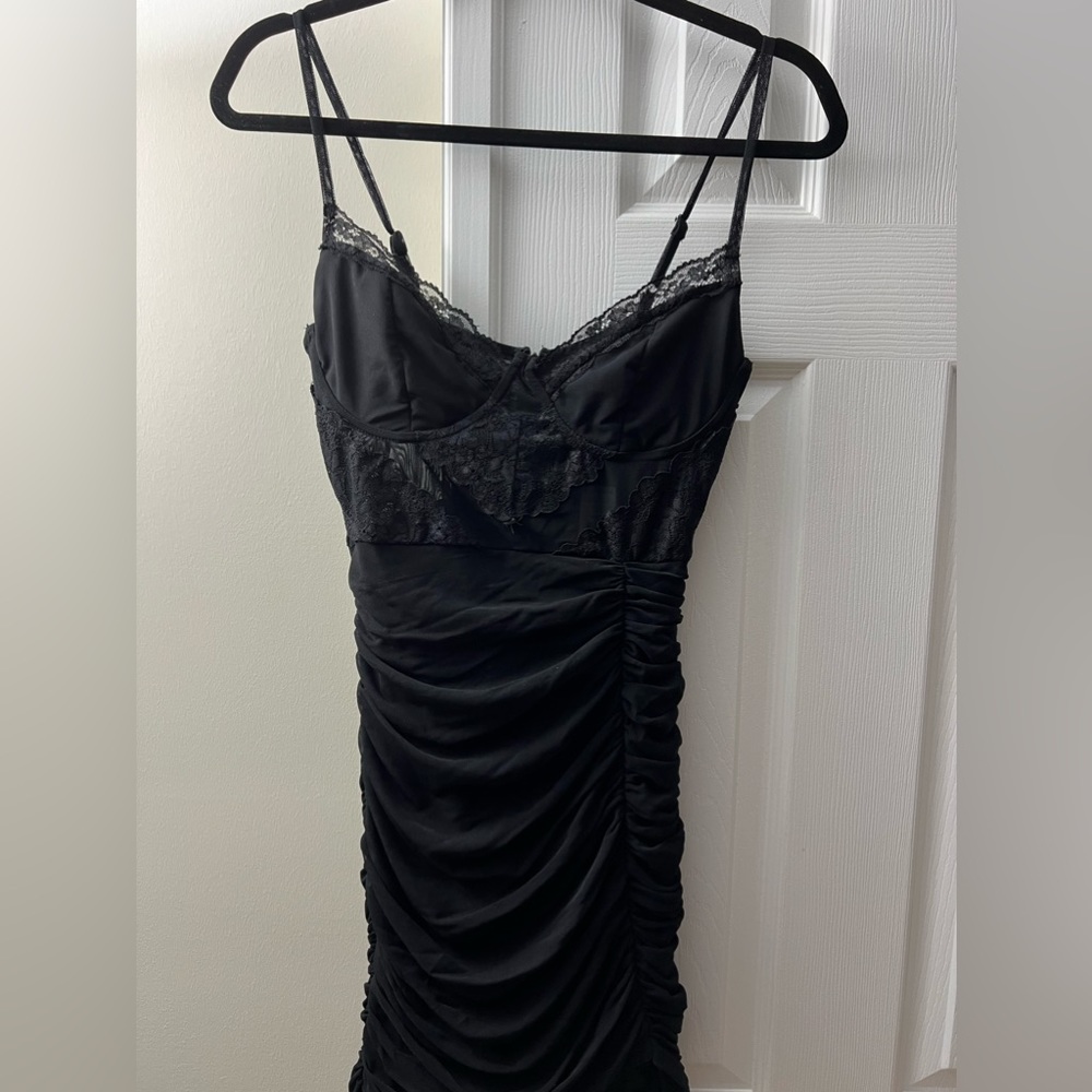 🚨BRAND NEW BLACK LACE MINI DRESS🚨